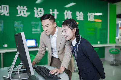 女生學習電子商務(wù)的前景與發(fā)展機遇